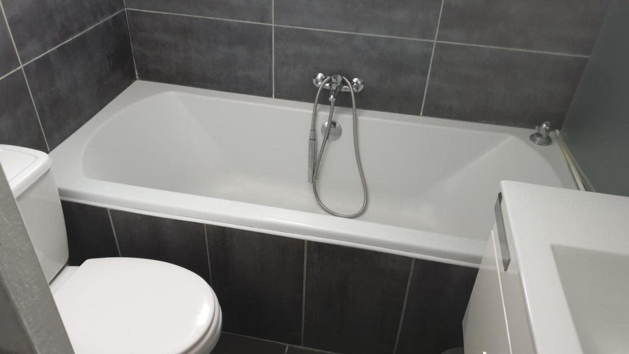 Mas La Farelle Gite, Fitness & Salle De Jeux Gratuite & Spa En Supplement Nimes Bagian luar foto